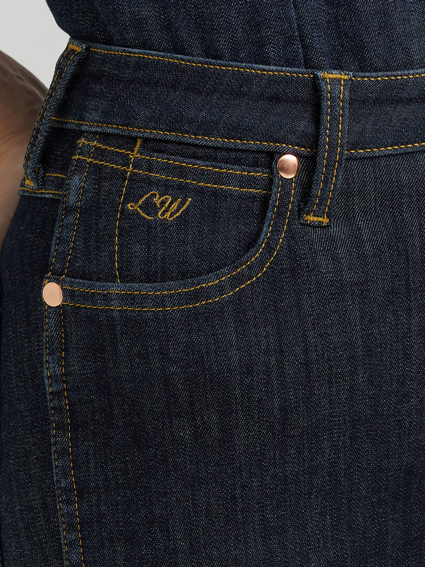 Women's Lainey Wilson Flare Jeans