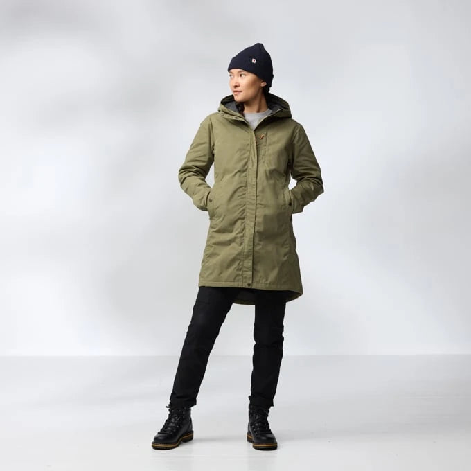 WOMEN'S JACKETS & VESTS