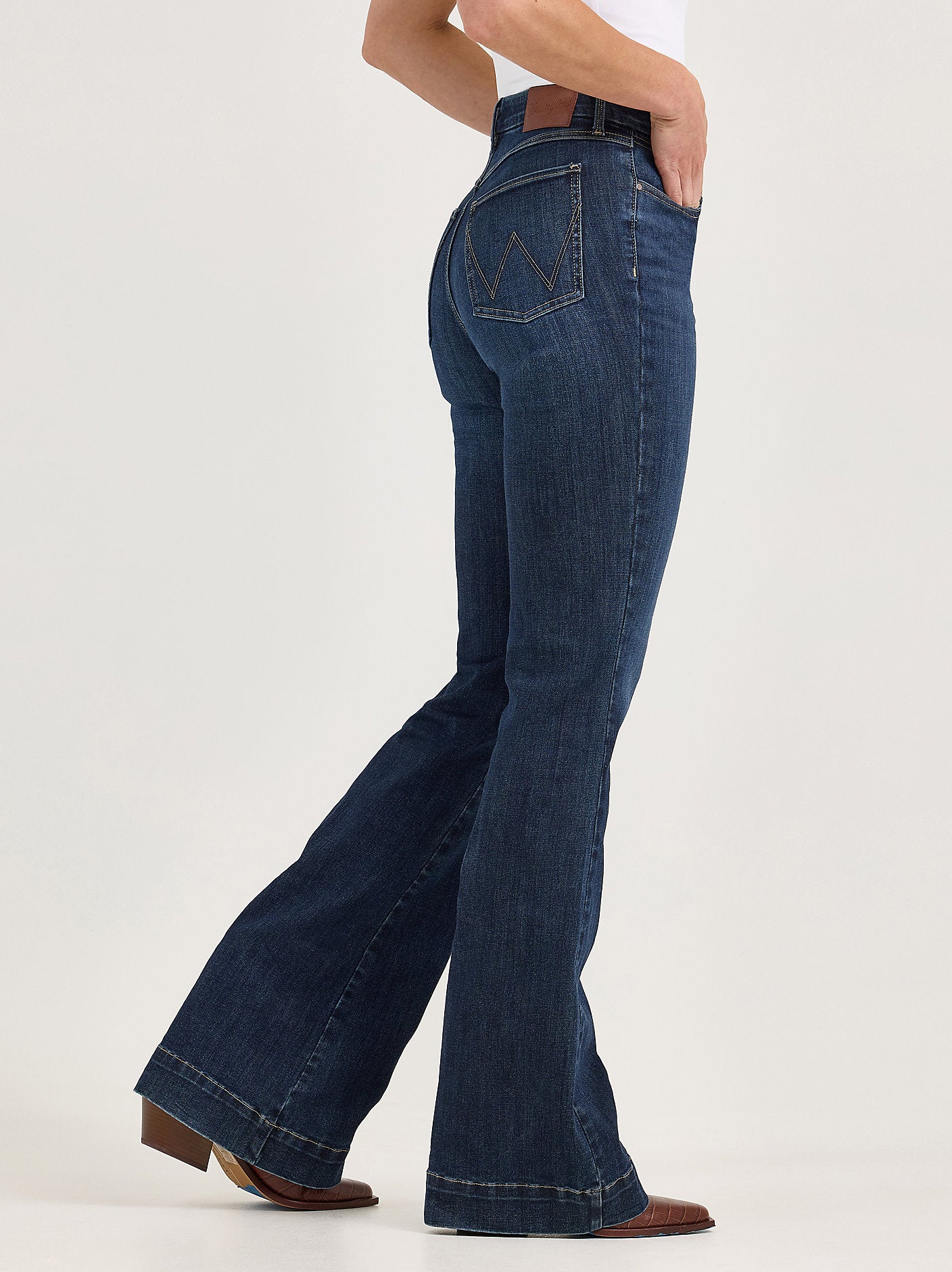 Women's Bespoke High Rise Bootcut Jean