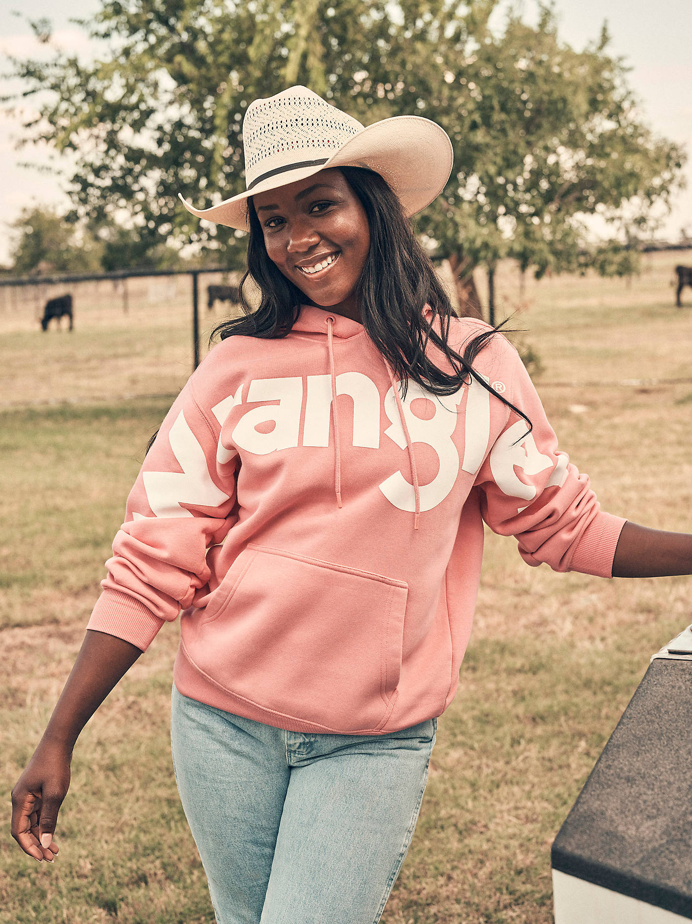 Women's Bold Wrangler Logo Hoodie