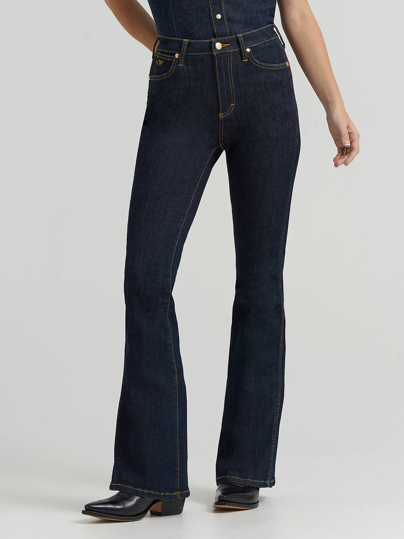 Women's Lainey Wilson Flare Jeans