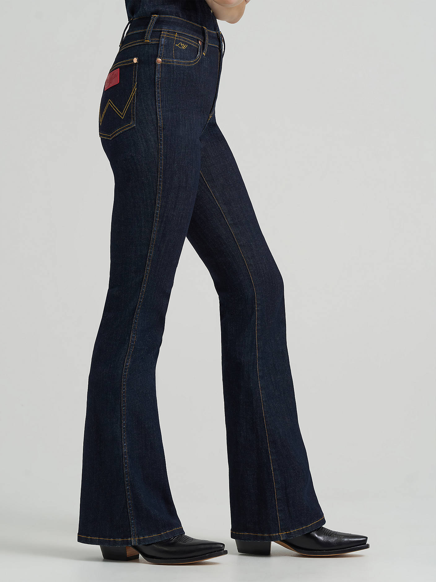 Women's Lainey Wilson Flare Jeans