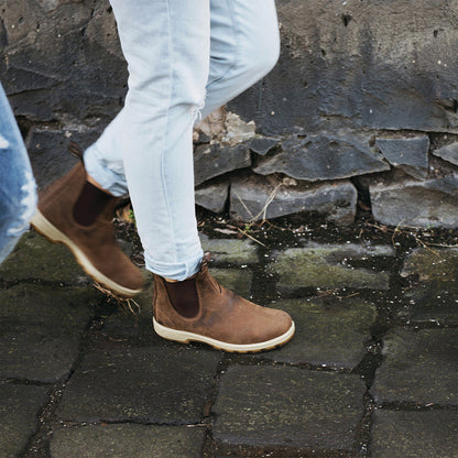 1320 Classic - Saddle Brown with Gum Sole